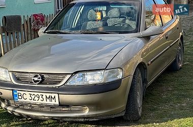 Седан Opel Vectra 1996 в Турке