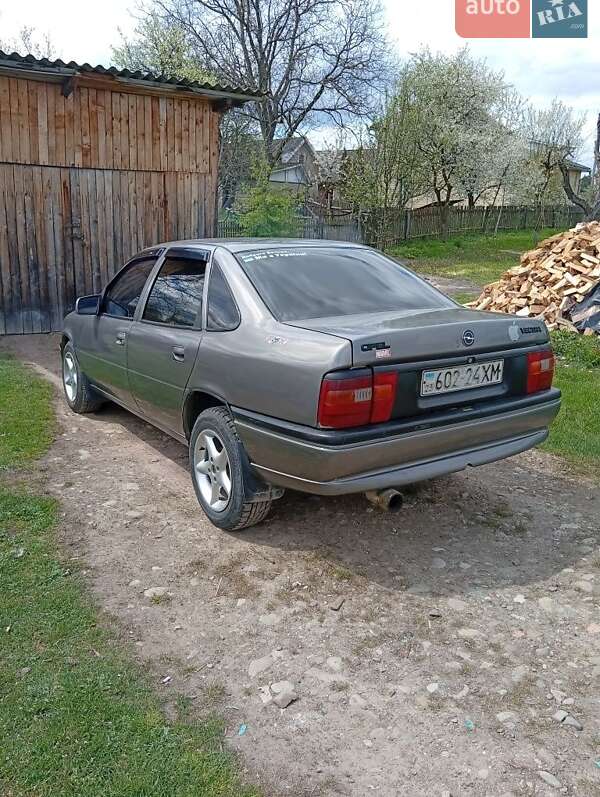 Седан Opel Vectra 1993 в Вижниці