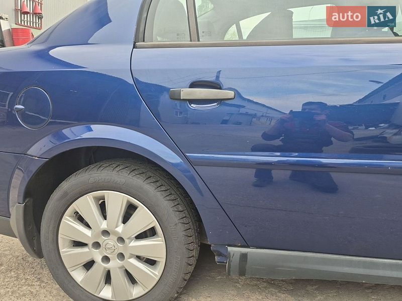 Седан Opel Vectra 2003 в Киеве
