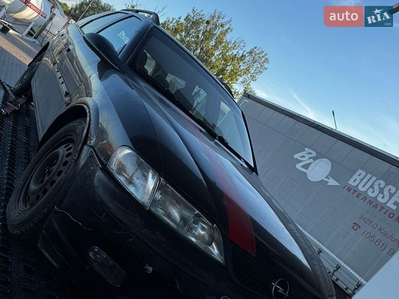 Универсал Opel Vectra 1998 в Львове
