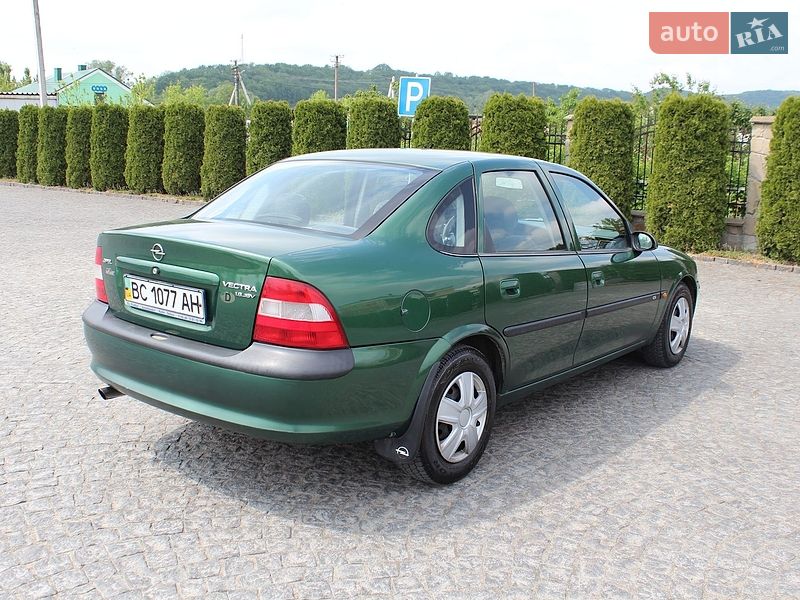 Седан Opel Vectra 1996 в Львове