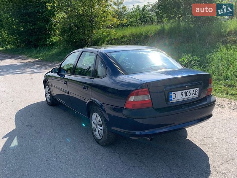 Седан Opel Vectra 1997 в Львове