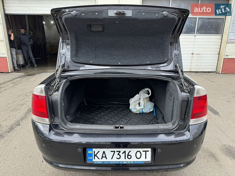 Седан Opel Vectra 2007 в Киеве