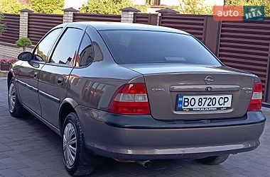Седан Opel Vectra 1998 в Бучаче