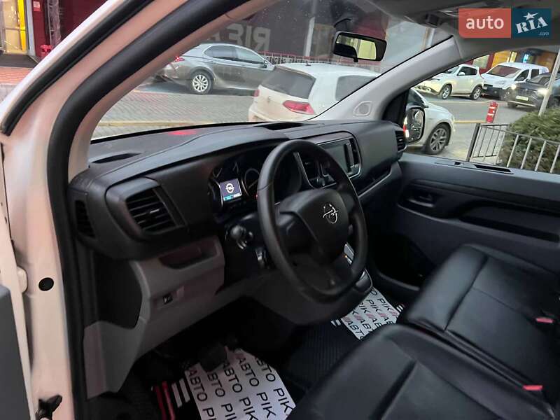 Мінівен Opel Vivaro-e 2020 в Львові