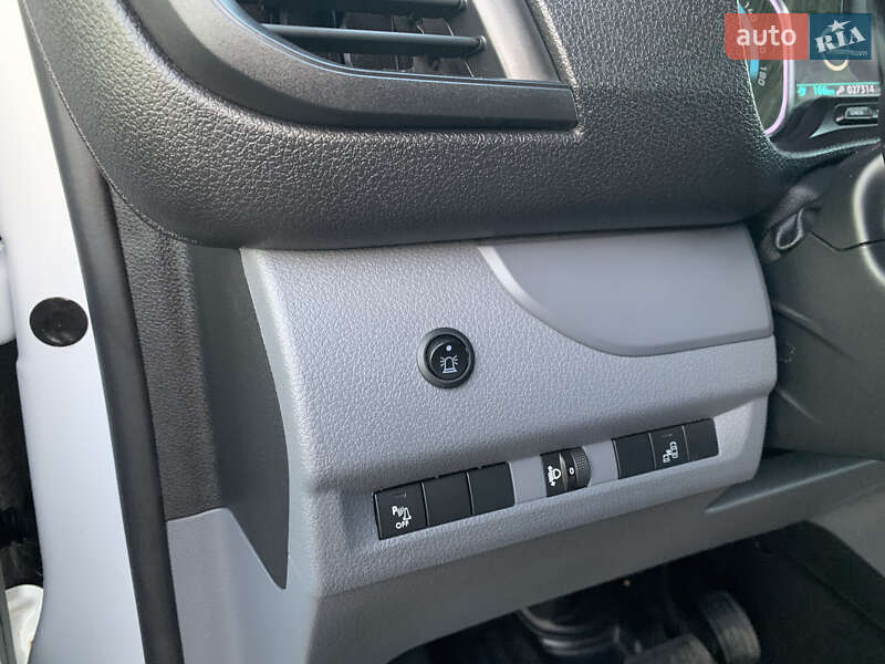 Микроавтобус грузовой (до 3,5т) Opel Vivaro-e 2022 в Ровно фото 32 Микроавтобус грузовой (до 3,5т) Opel Vivaro-e 2022 в Ровно