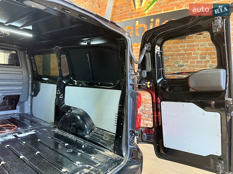 Вантажний фургон Opel Vivaro-e 2021 в Житомирі