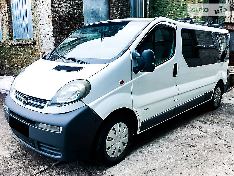 Opel Vivaro 2003 року