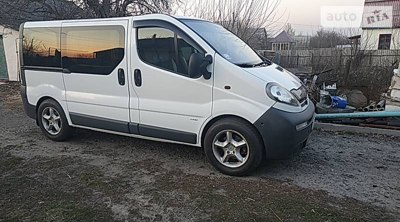 Opel Vivaro пасс. 25