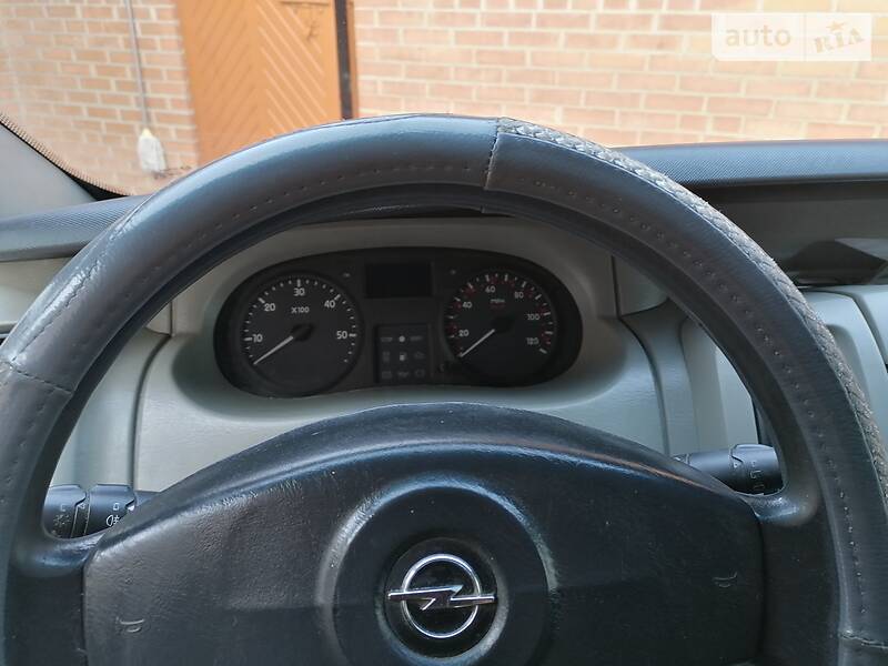 Opel Vivaro пасс.