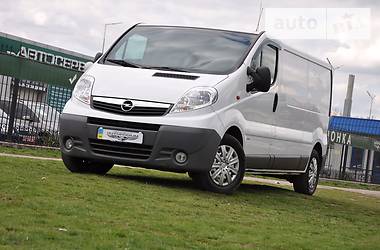 Грузопассажирский фургон Opel Vivaro 2009 в Николаеве