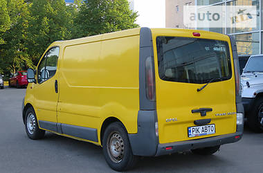 Грузопассажирский фургон Opel Vivaro 2004 в Киеве