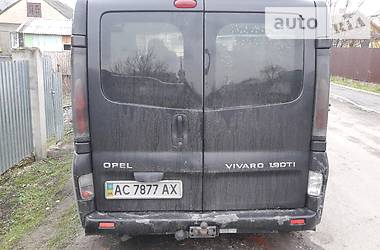 Вантажопасажирський фургон Opel Vivaro 2002 в Володимир-Волинському