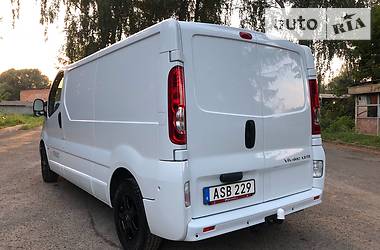 Вантажопасажирський фургон Opel Vivaro 2014 в Радивиліві