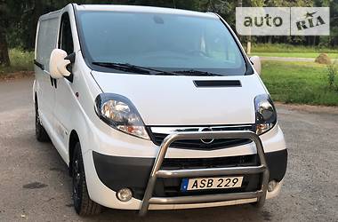 Вантажопасажирський фургон Opel Vivaro 2014 в Радивиліві