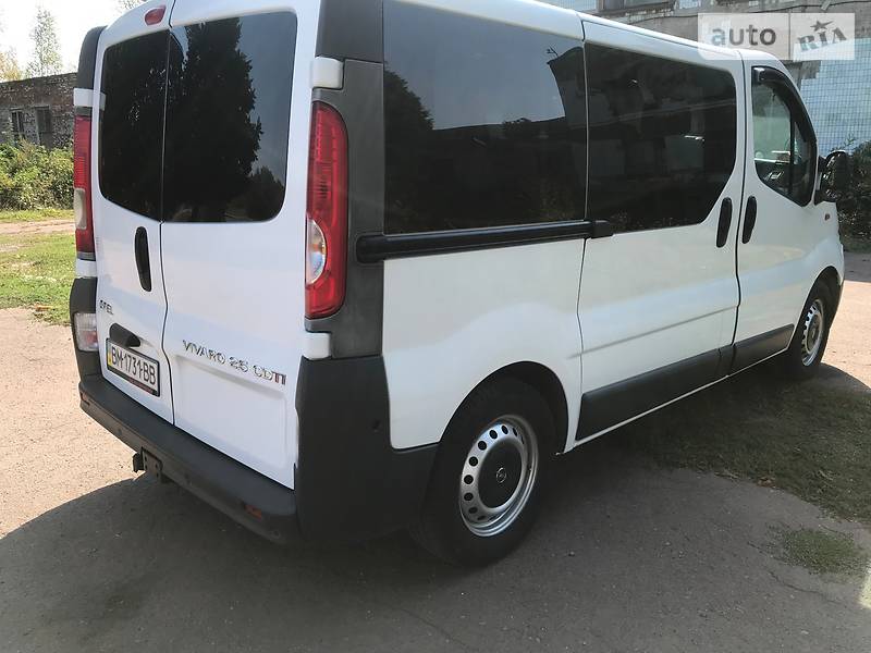Мінівен Opel Vivaro 2007 в Бурині