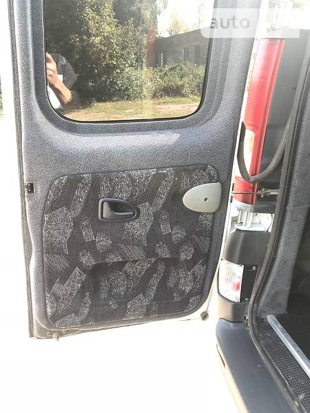 Мінівен Opel Vivaro 2007 в Бурині