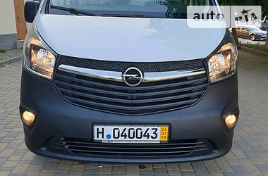 Вантажопасажирський фургон Opel Vivaro 2015 в Одесі