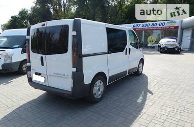 Вантажопасажирський фургон Opel Vivaro 2003 в 