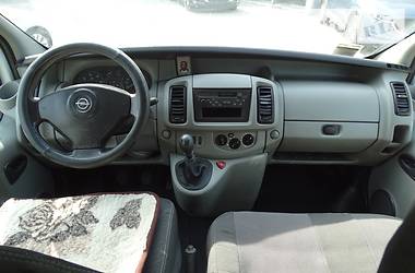 Вантажопасажирський фургон Opel Vivaro 2003 в 