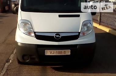 Вантажопасажирський фургон Opel Vivaro 2014 в Києві