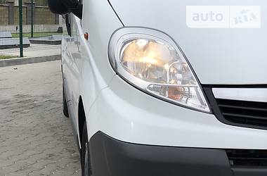 Грузопассажирский фургон Opel Vivaro 2013 в Дубно