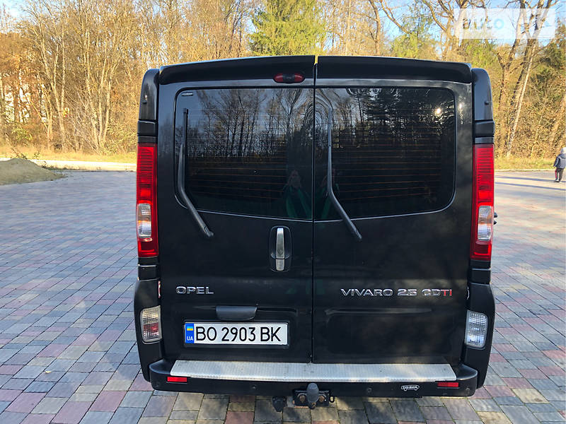 Грузопассажирский фургон Opel Vivaro 2009 в Тернополе