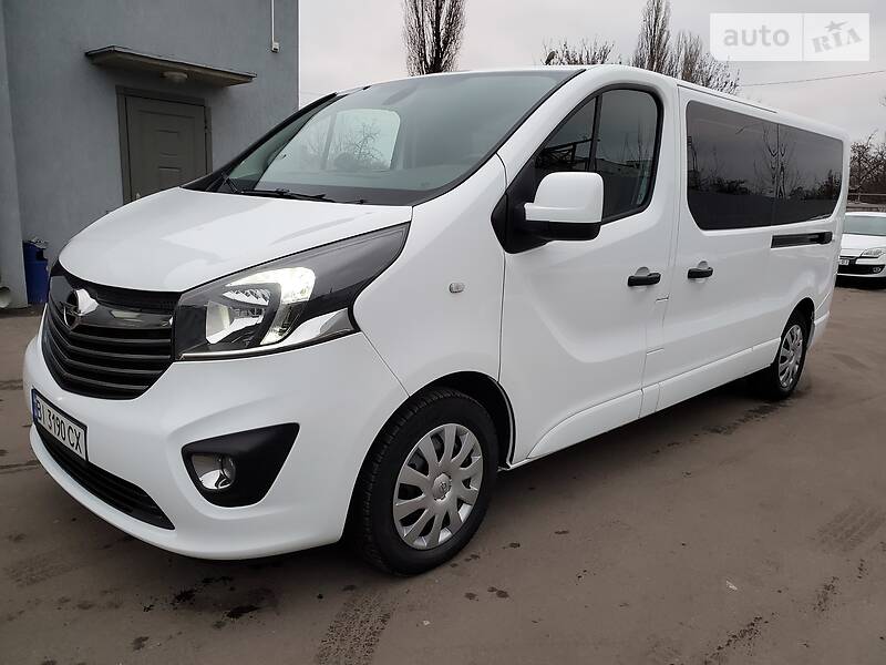 Грузопассажирский фургон Opel Vivaro 2015 в Полтаве