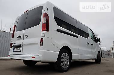 Грузопассажирский фургон Opel Vivaro 2015 в Полтаве