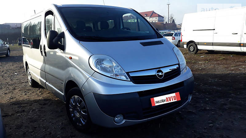 Минивэн Opel Vivaro 2012 в Ровно