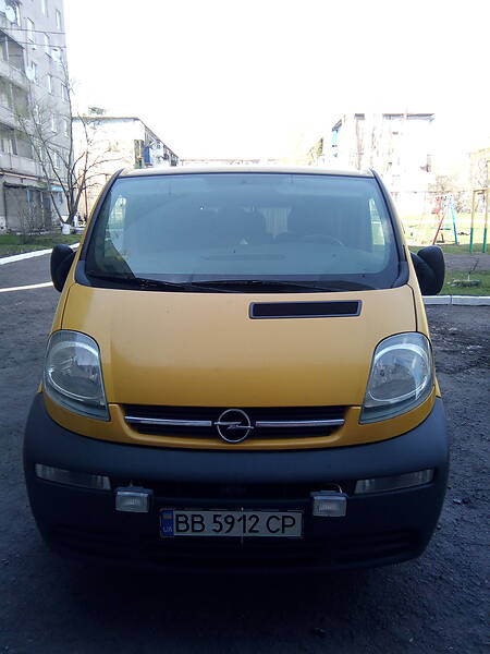 Минивэн Opel Vivaro 2004 в Должанске