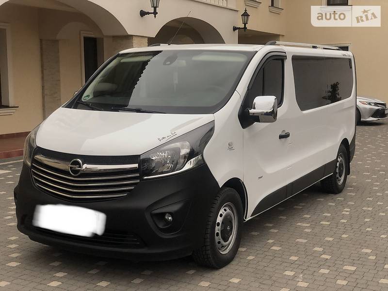 Вантажопасажирський фургон Opel Vivaro 2016 в Береговому