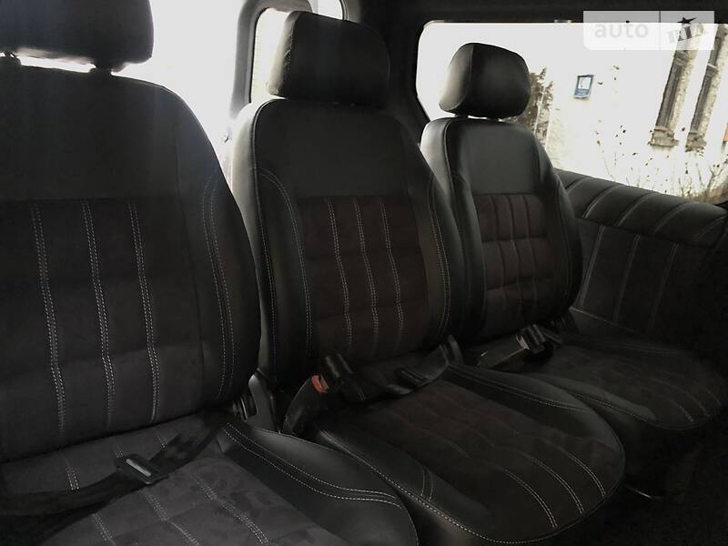 Вантажопасажирський фургон Opel Vivaro 2016 в Береговому