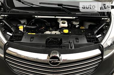 Вантажопасажирський фургон Opel Vivaro 2016 в 