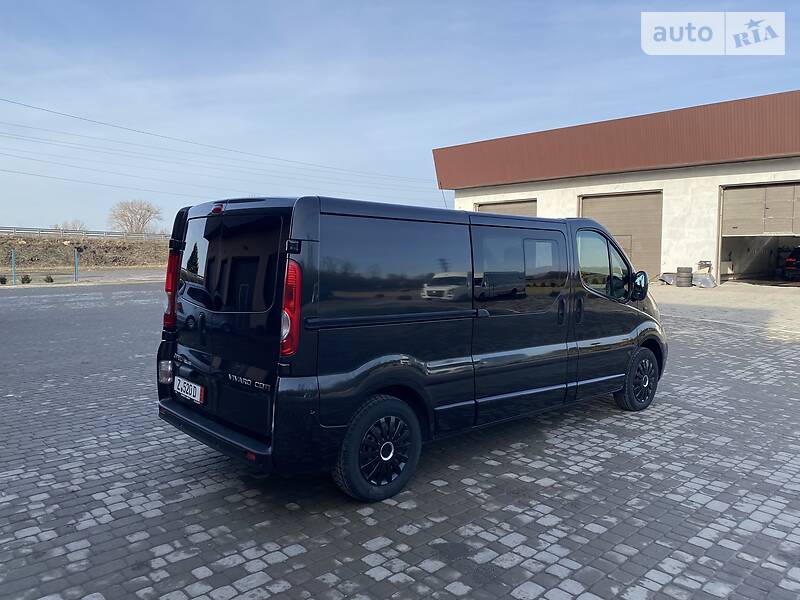 Універсал Opel Vivaro 2010 в Старокостянтинові