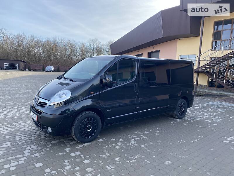 Універсал Opel Vivaro 2010 в Старокостянтинові