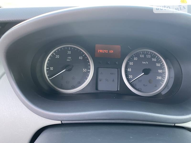 Універсал Opel Vivaro 2010 в Старокостянтинові