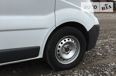 Вантажопасажирський фургон Opel Vivaro 2010 в 