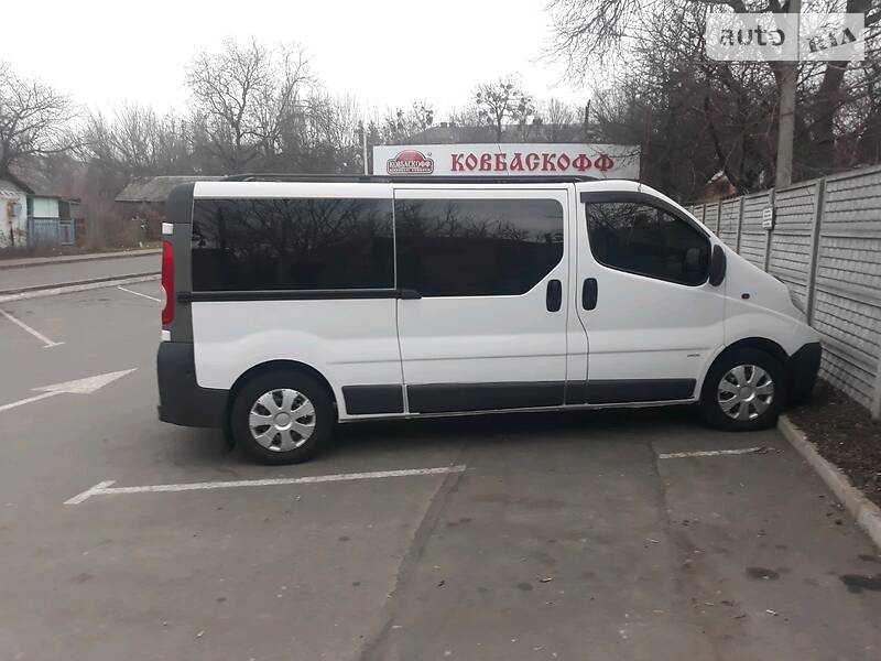 Вантажопасажирський фургон Opel Vivaro 2008 в Вінниці