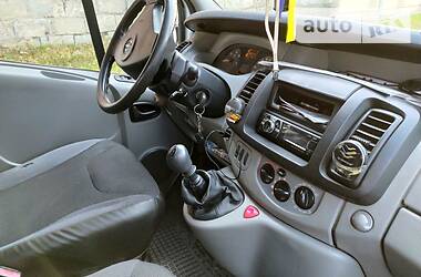 Вантажопасажирський фургон Opel Vivaro 2009 в 