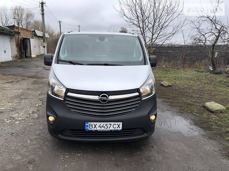 Мінівен Opel Vivaro 2015 в Козятині