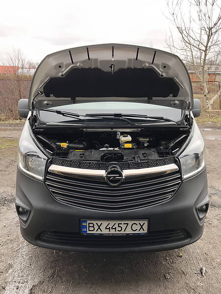 Мінівен Opel Vivaro 2015 в Козятині
