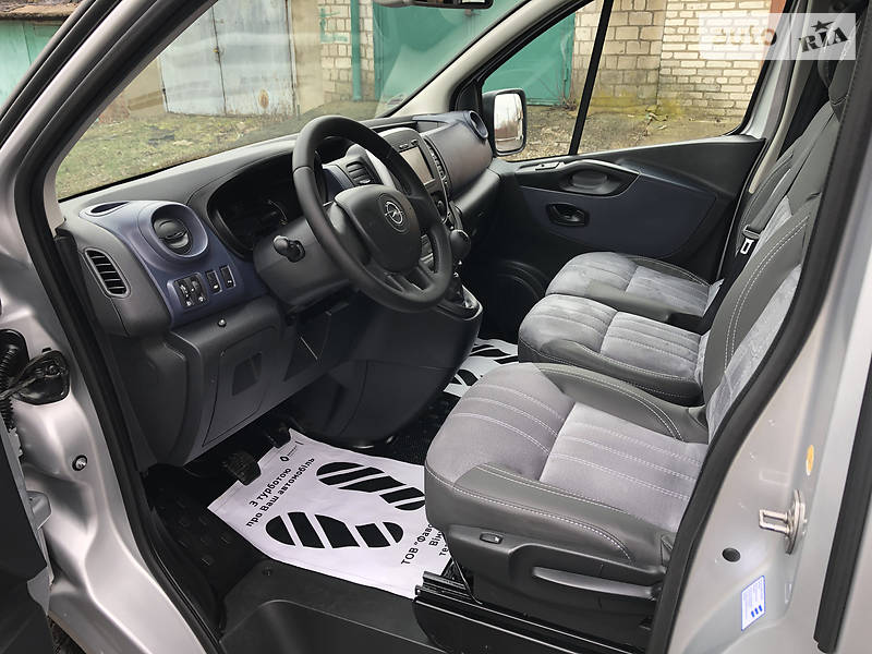 Мінівен Opel Vivaro 2015 в Козятині