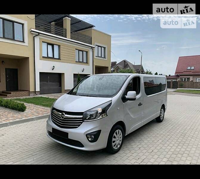 Минивэн Opel Vivaro 2016 в Черновцах