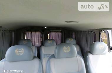 Вантажопасажирський фургон Opel Vivaro 2006 в 