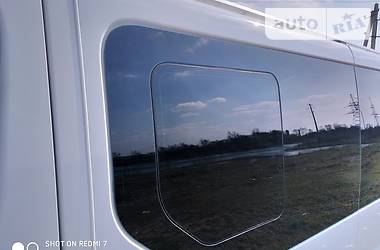 Мінівен Opel Vivaro 2011 в 