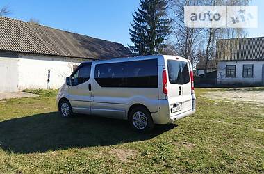 Вантажопасажирський фургон Opel Vivaro 2006 в 