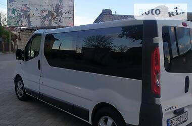 Вантажопасажирський фургон Opel Vivaro 2011 в 