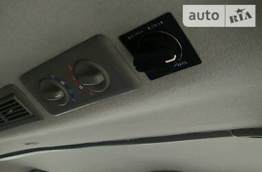 Вантажопасажирський фургон Opel Vivaro 2011 в 
