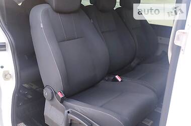 Вантажопасажирський фургон Opel Vivaro 2011 в 